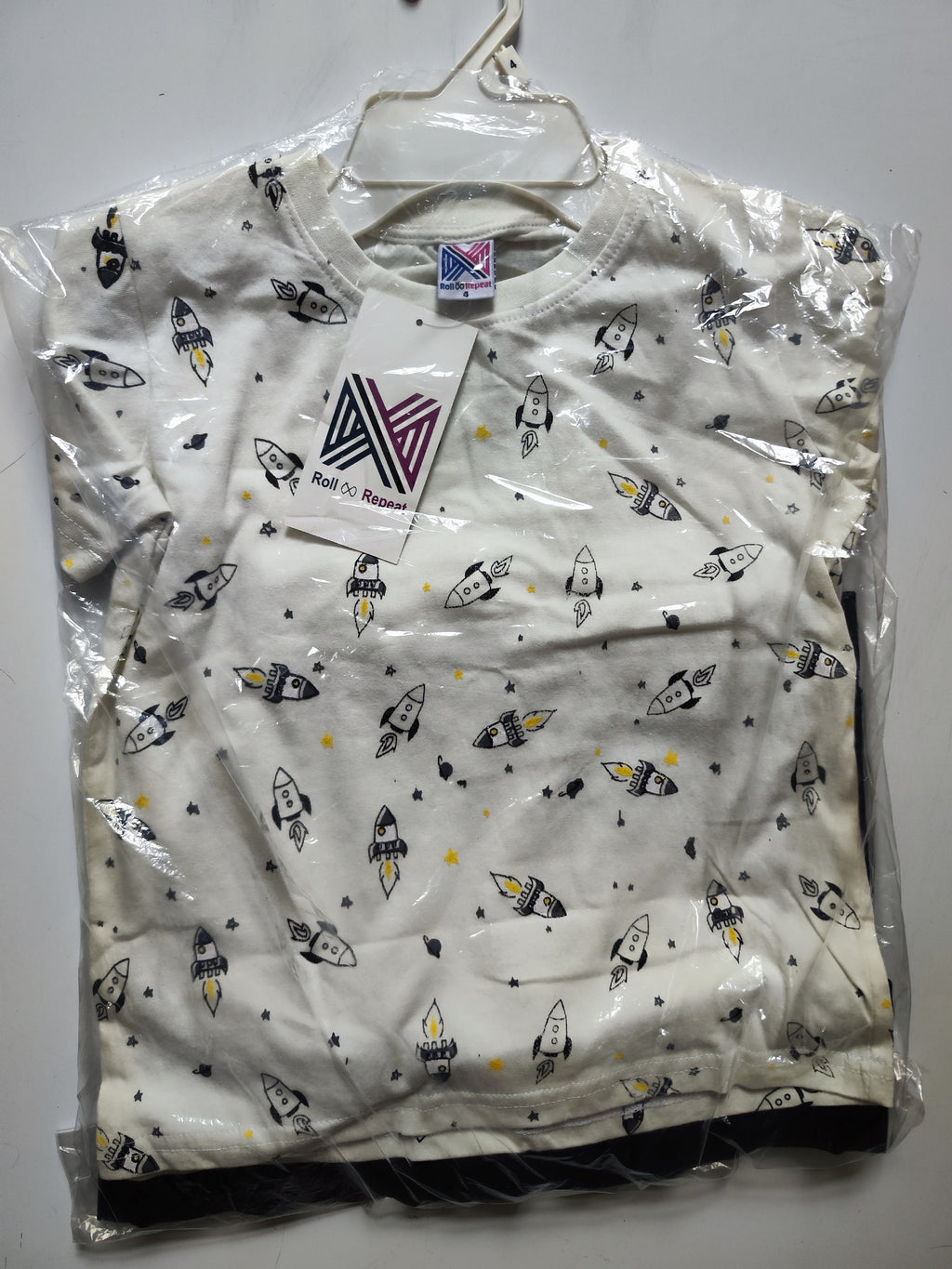 Combo Kids' Space Rocket T-Shirt & Black Shorts - Off-White
